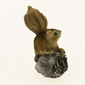 Декоративная фигура 13,5x6,2x13,8см ФЕНИКС-ПРЕЗЕНТ Белочка на дереве полирезина 000000000001186509