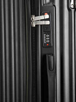 Чемодан на колесах L (48х30х75см) грани черный PC 000000000001226572