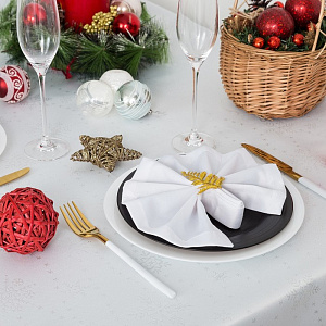 Скатерть Доляна "Серебряные снежинки" белый, 150х180см, 115±10гр, 100% полиэстер 4469120 000000000001202367