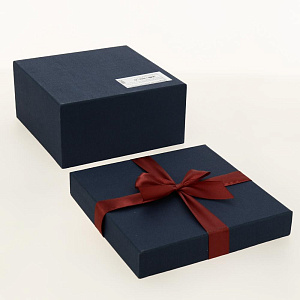 Коробка 19x19x9см подарочная с бантом Рогожка синий/красная лента 000000000001205123