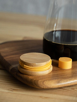 Графин 650мл LUCKY с бамбуковой крышкой боросиликатное жаропрочное стекло 000000000001217903