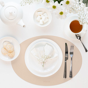 Салфетка сервировочная 45х32см DE'NASTIA овал двусторонняя бежевый/белый ПВХ 000000000001214083