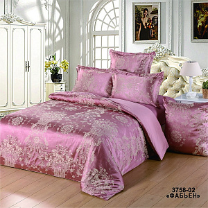 Расцветку постельного белья уточняйте у оператора. 