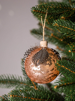 Набор новогодних шаров 3шт 8см с пером и деревянным крючком шампань пластик 000000000001209020