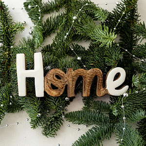 Декоративная фигурка 8x20x2,5см DE'NASTIA Home коричнево-белый дерево манго 000000000001225948