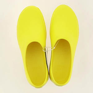 Галоши женские р.36 AYO желтый выполнены из ЭВА, обладающего антибактериальными и противогрибковыми свойствами, легкостью. Удобная колодка. 000000000001206263