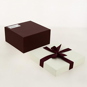 Коробка подарочная с бантом тиснение РОМБ-крупный 210x210x110мм Д10103К.185.1 000000000001205211