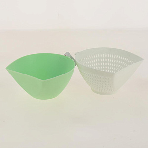 Дуршлаг с миской Дабл. Изготовлено из пластмассы (полипропилен). Размеры: дуршлаг - 14х13,5х8 см, миска – 14х13,5х7см, емкость 500мл 000000000001192436