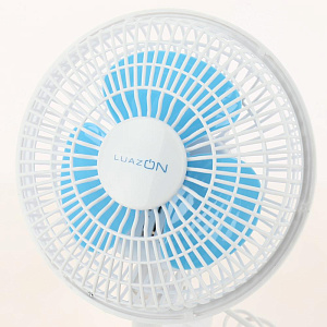 Вентилятор LUAZON HOME LOF-04 настольный 15Вт 15см 2режима бело-голубой 4021009 000000000001205704