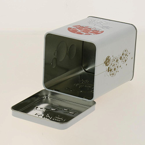 Бaнка Металличеcкая Новогодняя красная 0,86л из лакированной и литoгрaфиpoвaннoй жеcти с откидной крышкой, для пищевых продуктов.П87 000000000001192883