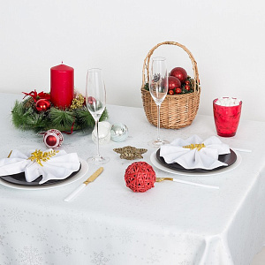 Скатерть Доляна "Серебряные снежинки" белый, 150х180см, 115±10гр, 100% полиэстер 4469120 000000000001202367