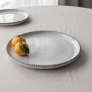 Тарелка обеденная 28см DE'NASTIA бордюр точки коричневая кайма белый керамика 000000000001220847