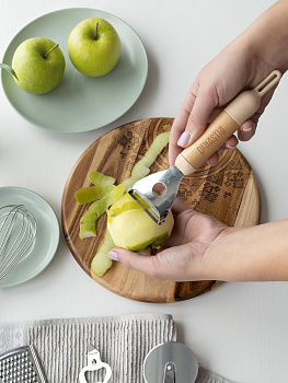 Овощечистка 20x5см DE'NASTIA деревянная ручка из бука бежевый нержавеющая сталь 000000000001213996