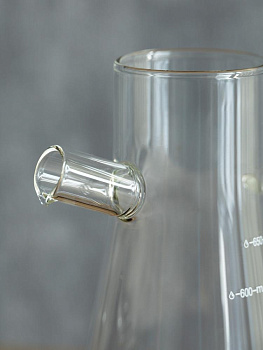 Графин 650мл LUCKY с бамбуковой крышкой боросиликатное жаропрочное стекло 000000000001217903