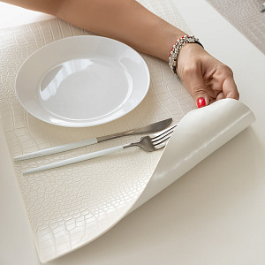 Салфетка сервировочная 45x32см DE'NASTIA Крокодил белый ПВХ 000000000001214096