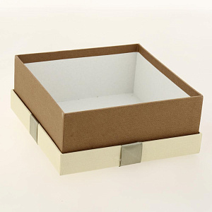 Коробка 17x17x7см подарочная с бантом Лен слоновая кость/орех/бежевая лента 000000000001205110