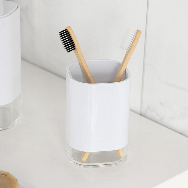 Стакан для зубных щеток7,7x11,3см DE'NASTIA STABLE W белый пластик/акрил 000000000001224734