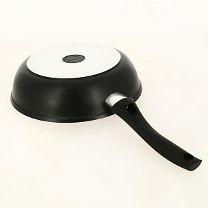 Сковорода 22х6см KUKMARA утолщенное дно 6мм антипригарное покрытие черный литой алюминий 000000000001011236