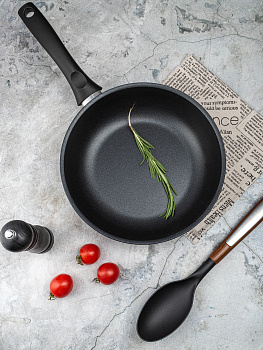 Сковорода 24х6см KUKMARA утолщенное дно 6мм антипригарное покрытие черный литой алюминий 000000000001011237