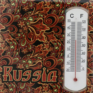 Термометр Красные узоры декоративный жидкостный, бытовой в корпусе из фаянса (доломитовая керамика) / 10x10см арт.77229 000000000001195744