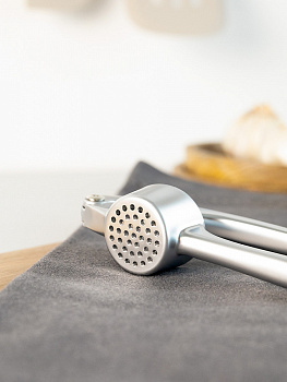 Пресс для чеснока 17x3,3x4,3см DE'NASTIA Капля матовое покрытие серый цинковый сплав 000000000001231173