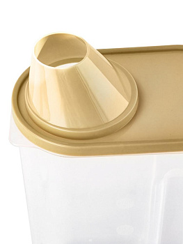 Контейнер 2,5л для сыпучих продуктов/для кормов с дозатором бежевый полипропилен 000000000001227842