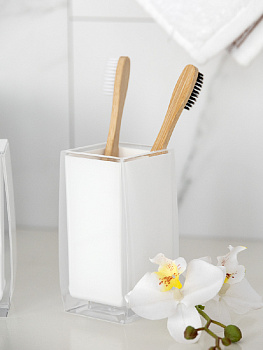 Стакан для зубных щёток DE'NASTIA четырёхгранный белый пластик 000000000001217316