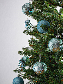 Набор украшений декоративных 12шт голубой пластик (шар с блестками 8см-4шт, шар гладкий 8см-2шт, шар с рисунком 8см-4шт, шишка гладкая 10см-2шт) 000000000001208295