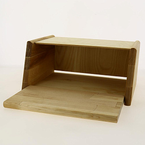 Хлебница малая 32,5х24х15см. Покрыты льняным маслом. Материал: береза. Крышка выполняет функцию разделочной доски. 80131ПЦ 000000000001193549