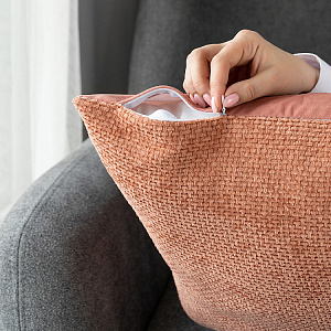 Наволочка декоративная 45х45см DE'NASTIA на молнии темный коралл шенилл полиэстер 000000000001226957