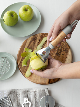 Овощечистка 20x5см DE'NASTIA деревянная ручка из бука серый нержавеющая сталь 000000000001213997