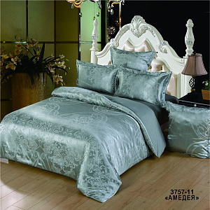 Расцветку постельного белья уточняйте у оператора. 