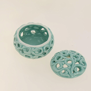 Декоративная Голубая резная шкатулка (фарфор) / 7,5X7,5X4,5см арт.79187 000000000001195731