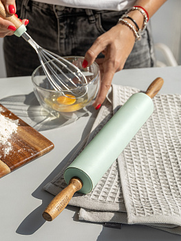 Скалка 42,5x24,5x5см DE'NASTIA деревянная ручка из акации мятный силикон 000000000001213972