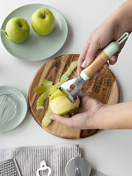 Овощечистка 20x5см DE'NASTIA деревянная ручка из бука мятный нержавеющая сталь 000000000001213995