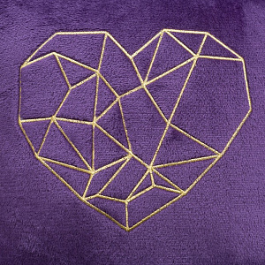 Наволочка "Этель" Сердце фиолетовая, р-р 40х40 см, с вышивкой, 100% П/Э,2853376 000000000001185429