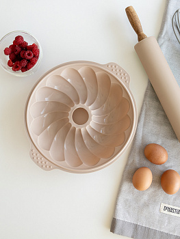 Форма для выпечки 28x6,5см DE'NASTIA с отверстием бежевый силикон 000000000001219664