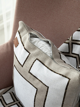 Наволочка декоративная 45x45см DE'NASTIA Геометрия крупный квадрат белый/бежевый акрил 000000000001221466