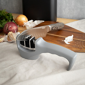 Точилка для ножей 20x4,5x7,2см DE'NASTIA трехэтапная заточка серый пластик 000000000001218766