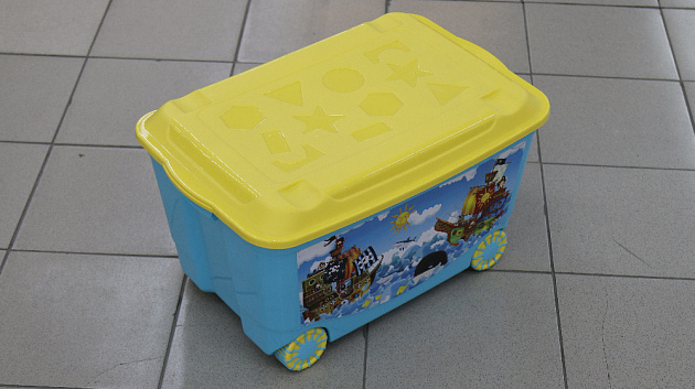 Ящик для игрушек 580х390х335мм ПЛАСТИШКА на колесах с аппликацией голубой полипропилен 000000000001171449